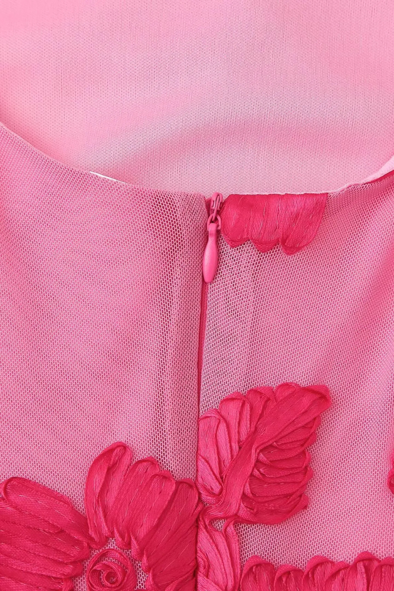 Vestido Largo de Encaje Floral Bordado