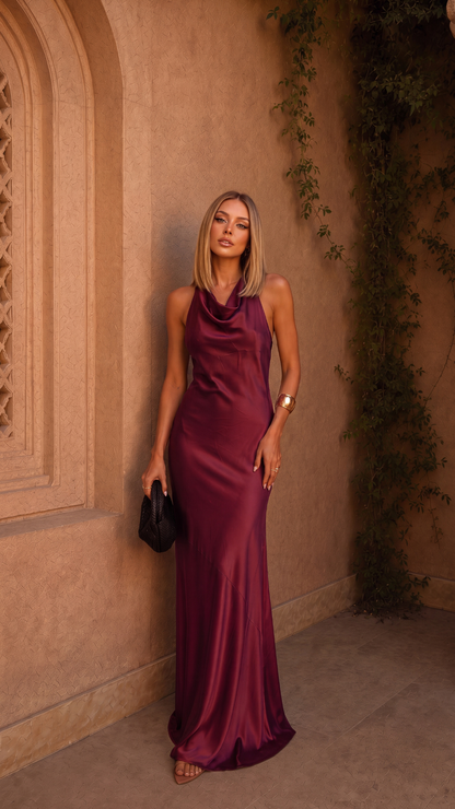 Vestido Largo Satinado Escote Drapeado Espalda Descubierta