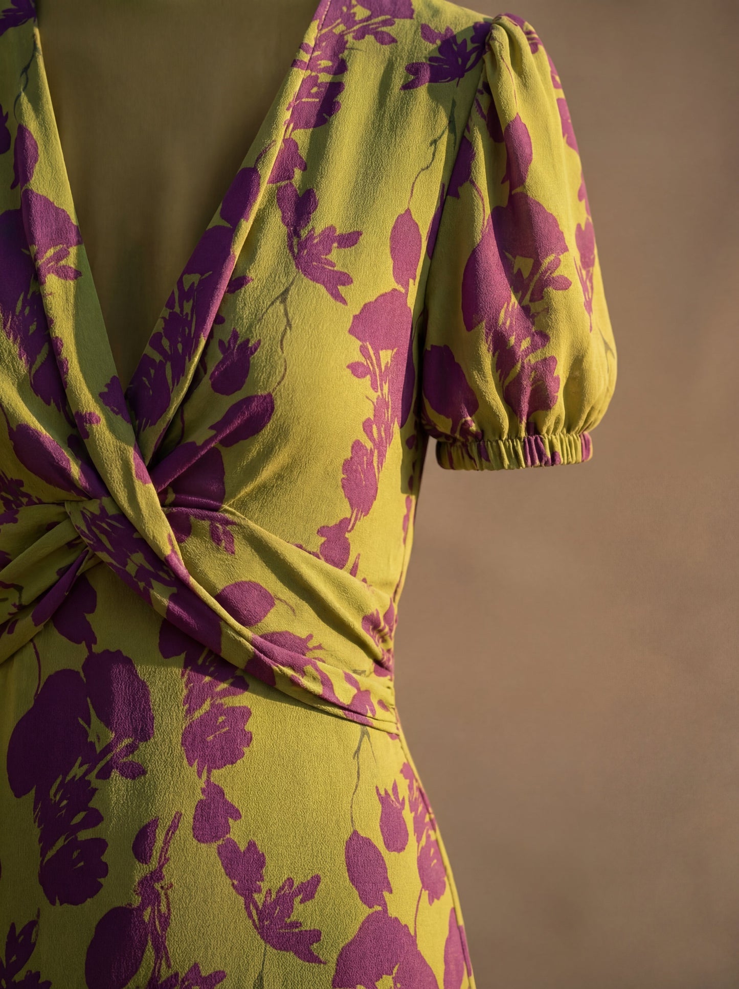 Vestido Midi Estampado Escote Cruzado con Nudo